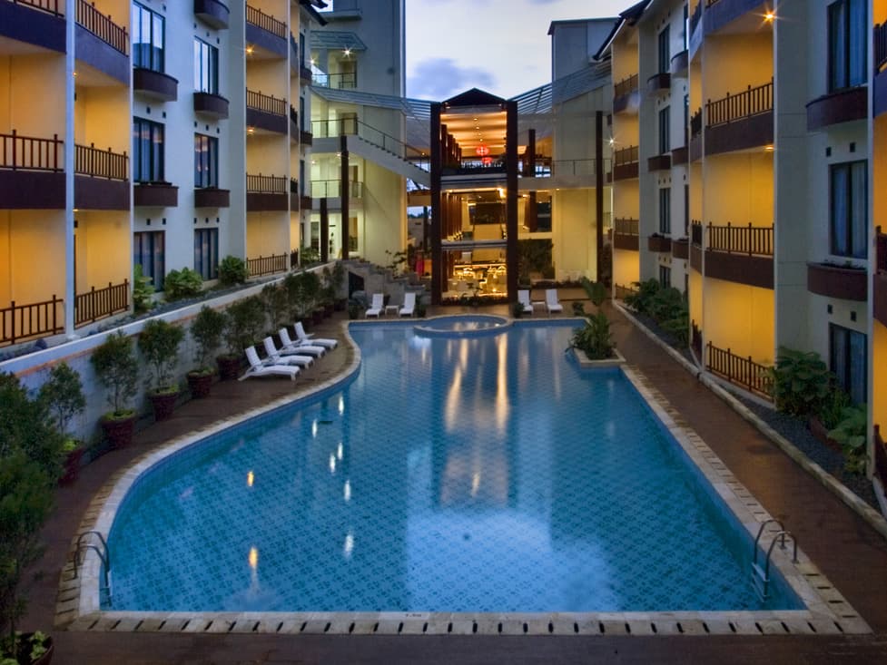 Swimming Pool - Palace Hotel Cipanas - Discovery Hot Deal